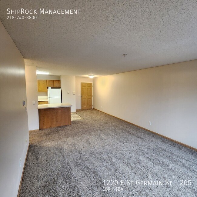 Building Photo - 1220 E St Germain St