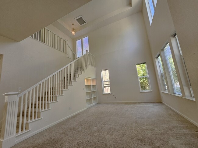 Building Photo - 397 Raven Way