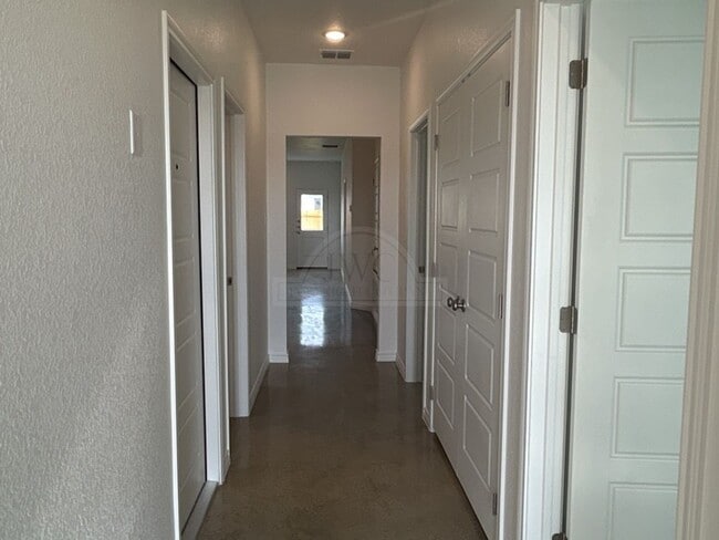 Building Photo - 3809 Hackberry Dr