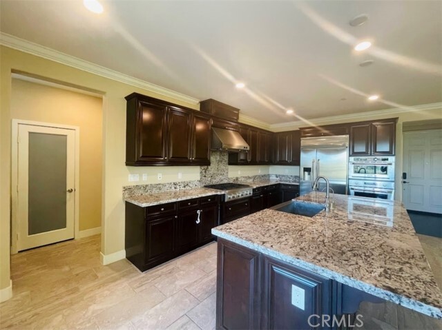 Building Photo - 21121 Willow Heights Dr