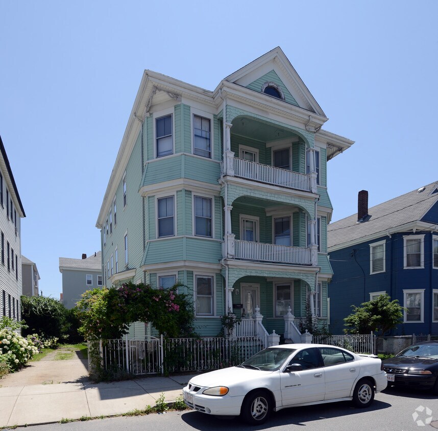 Building Photo - 158 Hathaway St