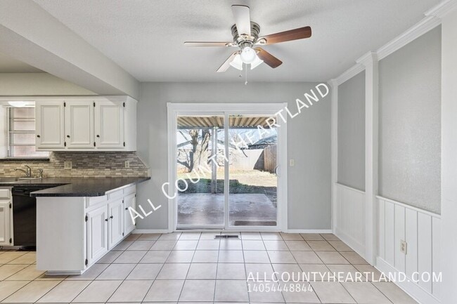 Building Photo - 2325 Cypress Ct