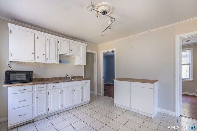 Foto del edificio - 793 Brewster St