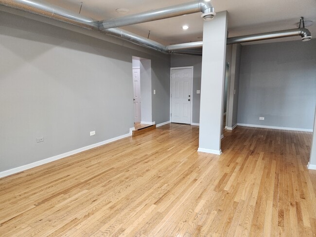 Building Photo - 1530 E 65th Pl