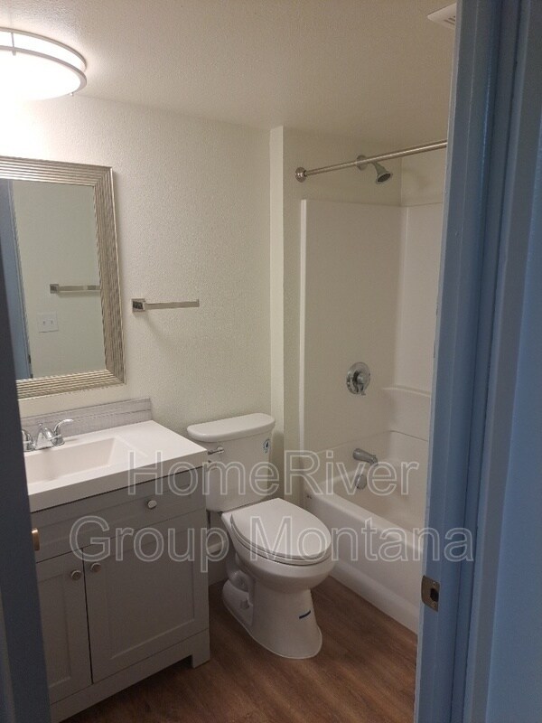 Foto del edificio - 707 SW Higgins Ave
