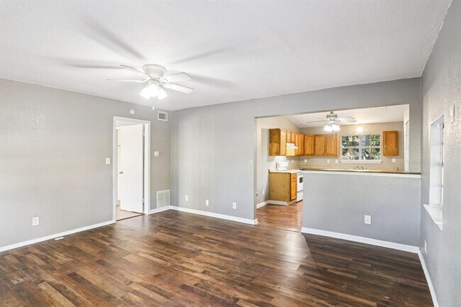 Foto del edificio - 24007 Windy Valley Rd