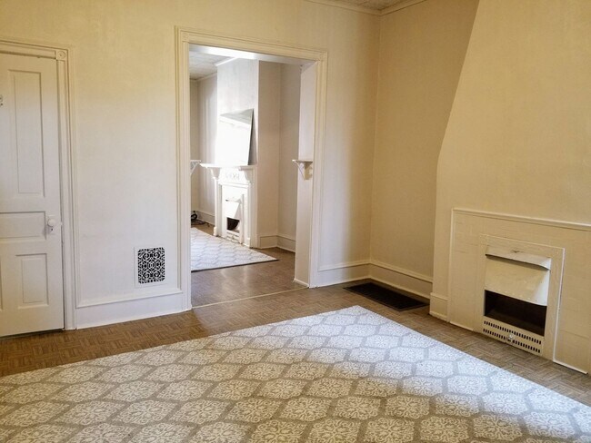 Foto del edificio - Spacious Three Bedroom in Oakland! Decorat...