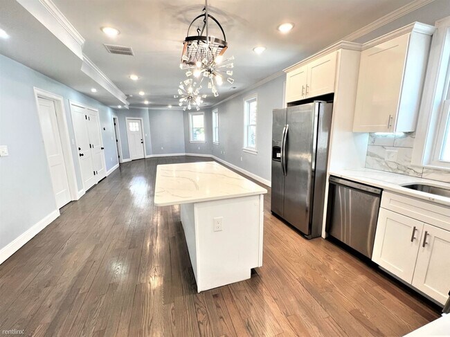 Building Photo - 4 br, 2 bath Duplex - 54 Crescent Ave