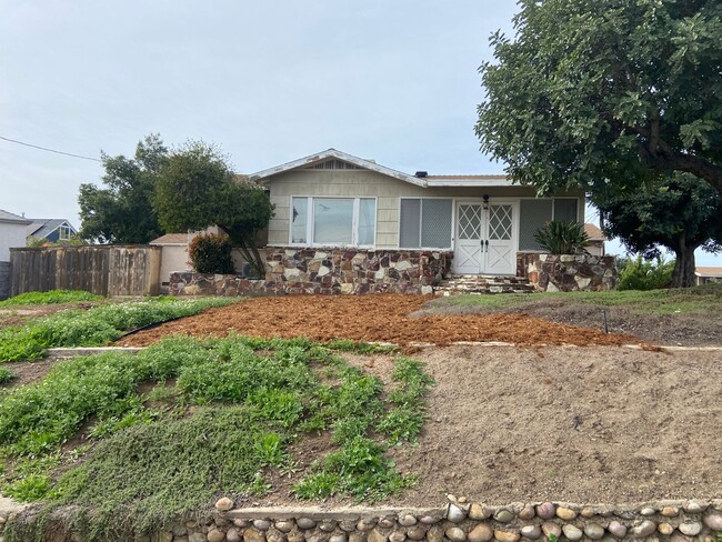 Building Photo - Large 3 Bed, 2 Bath in La Mesa!!