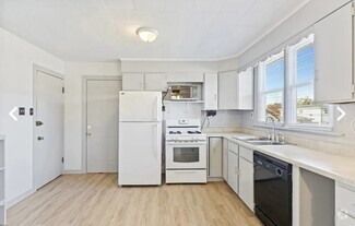Building Photo - 4012 N Oketo Ave