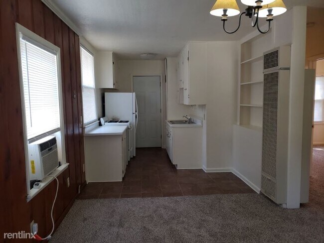Building Photo - 2 br, 1 bath Townhome - 619 N. Mt. Carmel