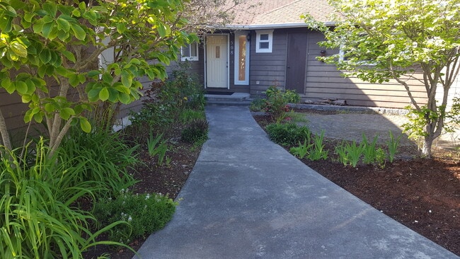 Building Photo - 508 Eunice Street