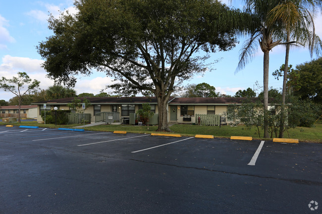 Virginia Pines Apartments - Apartments in Fort Pierce, FL | Apartments.com