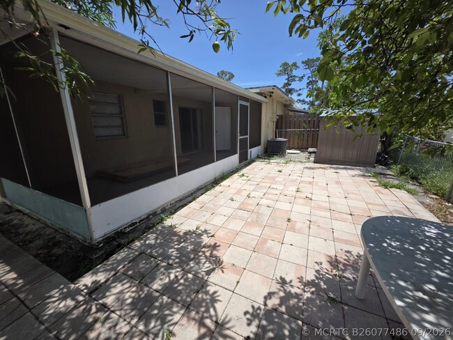 Foto del edificio - 978 Sumter Rd W