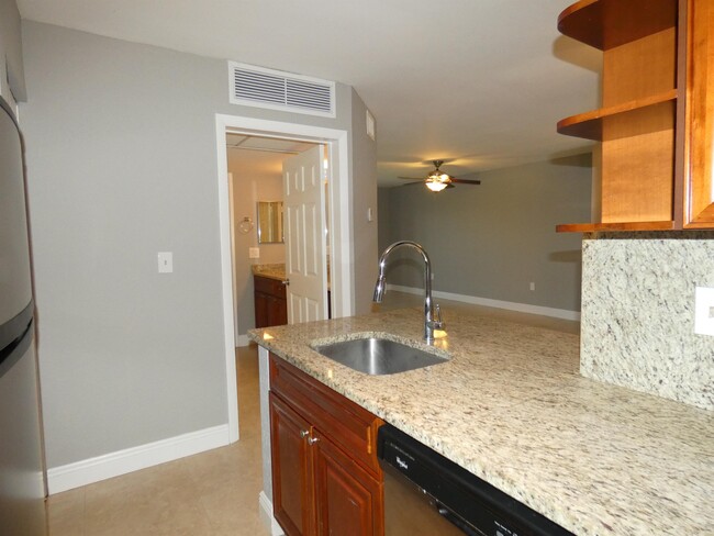 Photo - 2841 N Oakland Forest Dr Townhome