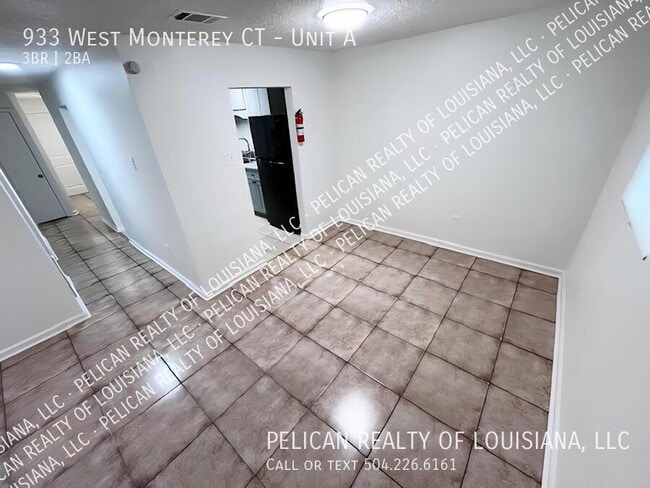Foto del edificio - 933 Monterey Ct S