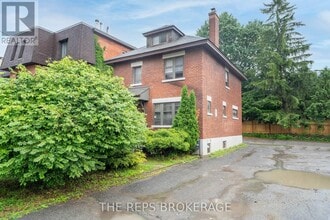 Building Photo - 322 Waverley St