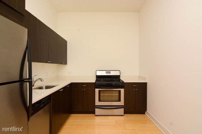 Building Photo - 4730 N Kimball Ave