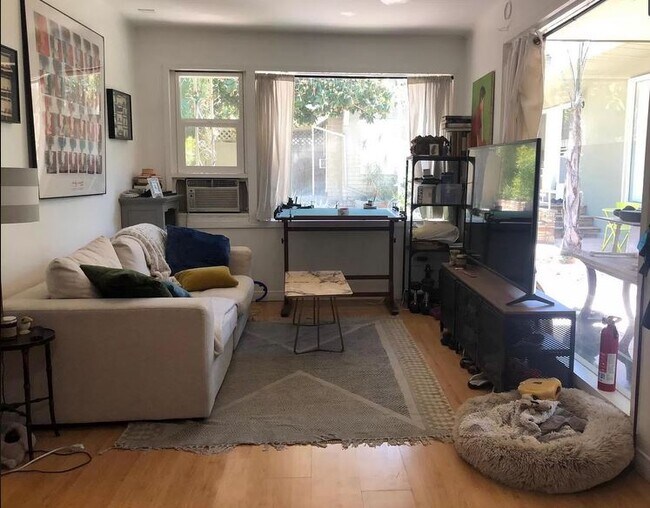 Foto del edificio - 1627 N Gardner St