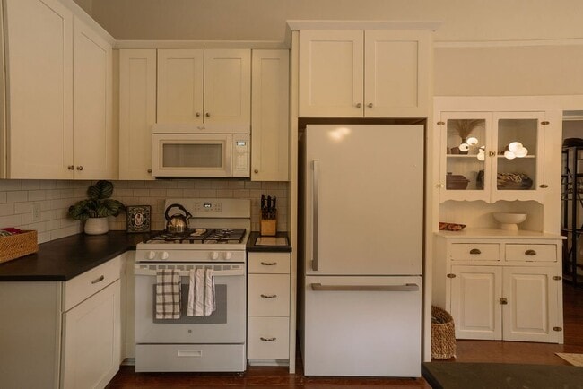 Foto del edificio - 112 E 16th St