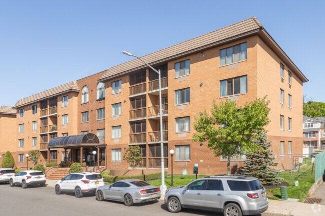 Building Photo - Chestnut Hill at Essex Park