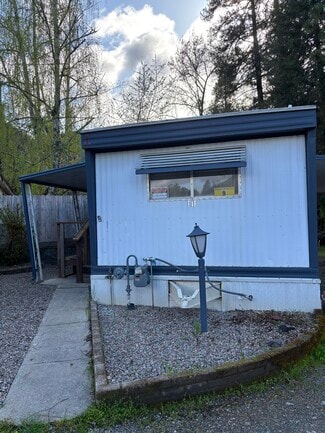 Building Photo - 3764 Rogue River Hwy