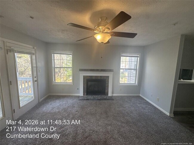 Foto del edificio - 217 Waterdown Dr