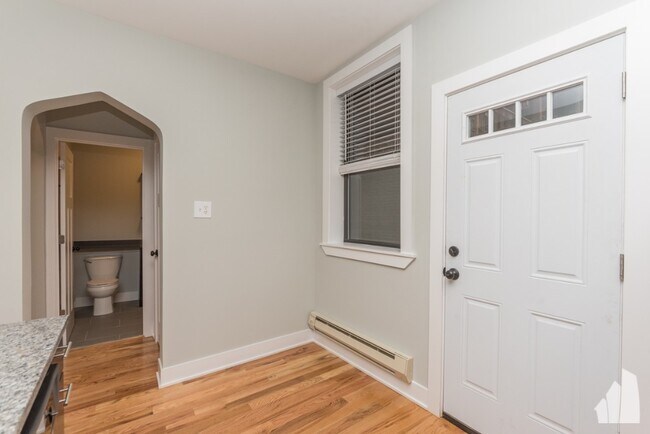 Foto del edificio - 4409 N Wolcott Ave