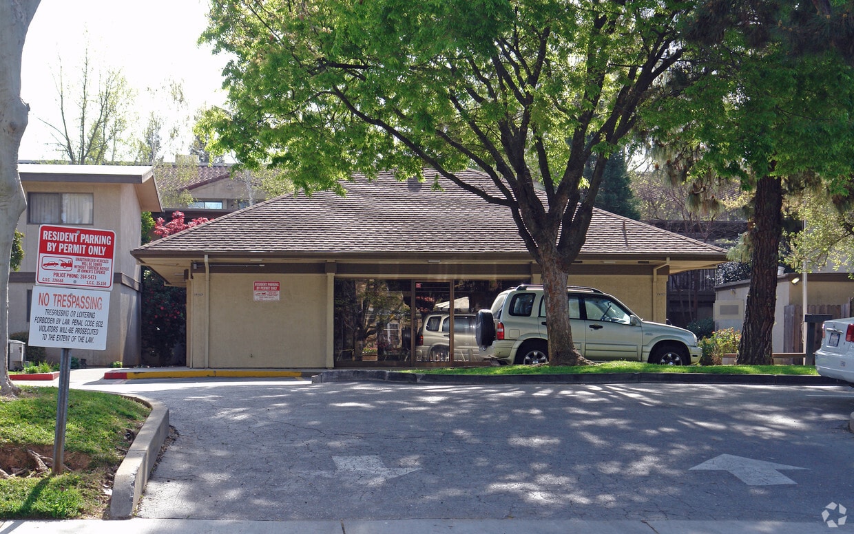 Primary Photo - 917 38th St