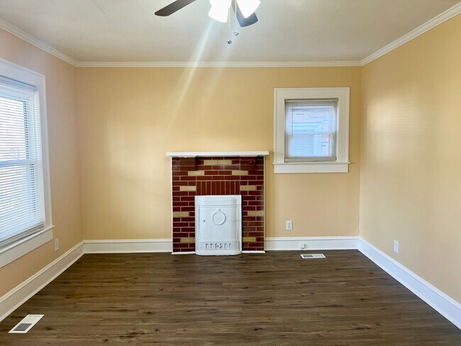 Foto del edificio - Two bedroom 1 bath house in Burlington