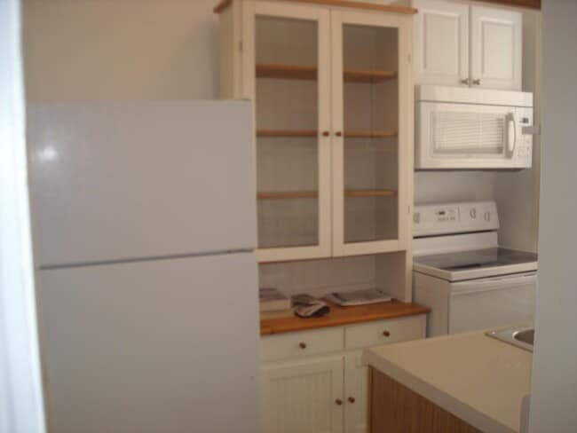 kitchen - 339 S Aiken Ave