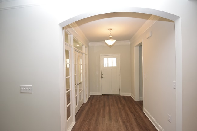 Photo - 727 Craddock Dr House