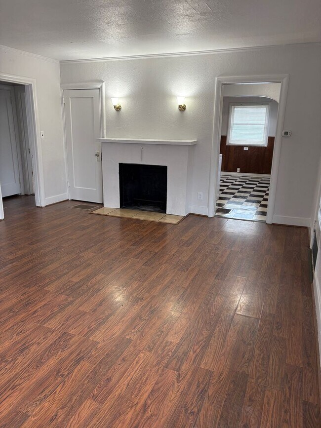 Foto del edificio - Beautiful Three-Bedroom House in the Piedmont Neighborhood