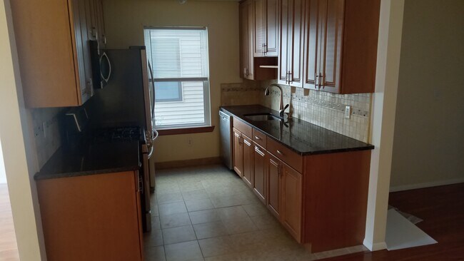 Foto del edificio - 1311 Spruce Hills Dr