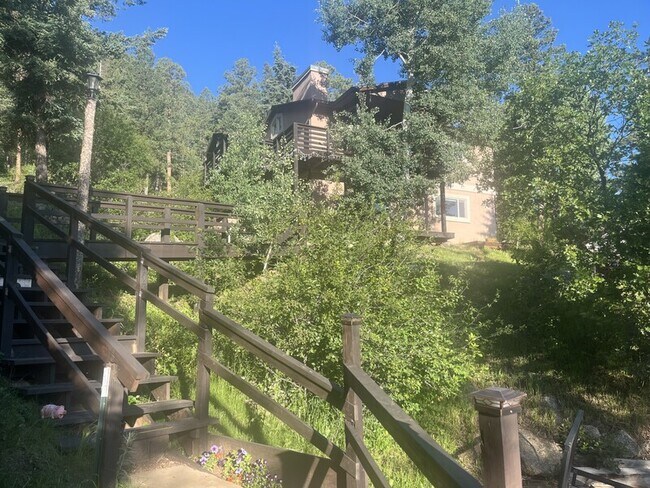 Foto del edificio - 10753 Mountain Ave