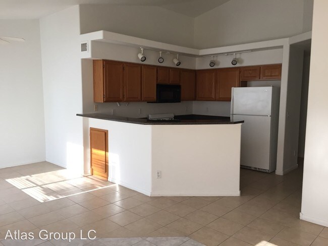 Building Photo - 1508 Dallas Ter