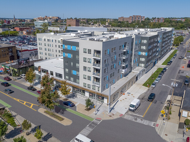 Foto del edificio - 919 E Genesee St