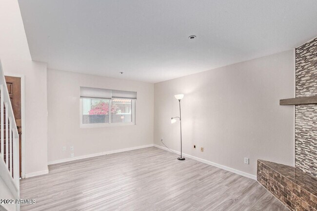 Foto del edificio - 2615 Hayden Rd