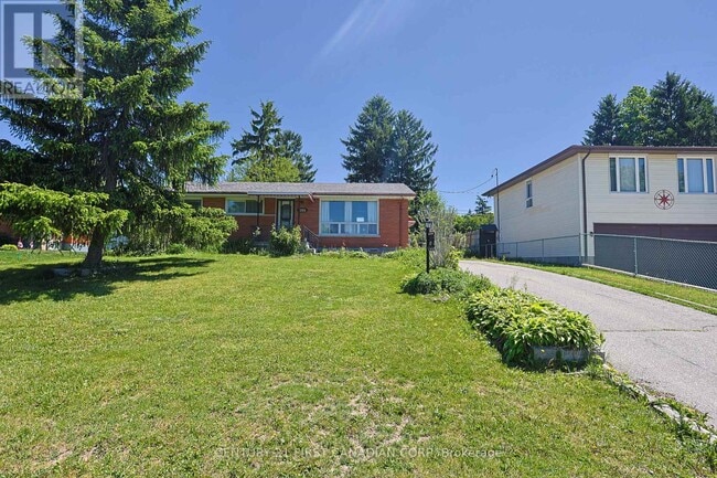 Building Photo - 268 Burlington Crescent