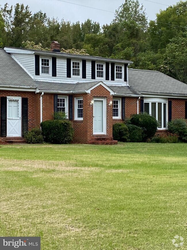 Apartments under 2,000 in Champlain VA 1 Rentals