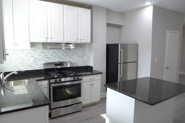 Building Photo - 619 McKewin Ave