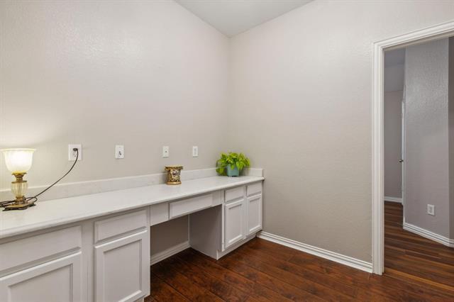 Foto del edificio - 4401 Sycamore Rd