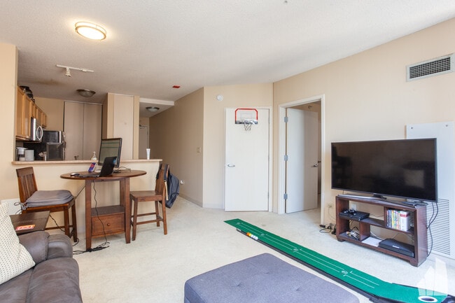 Foto del edificio - 222 N Columbus Dr