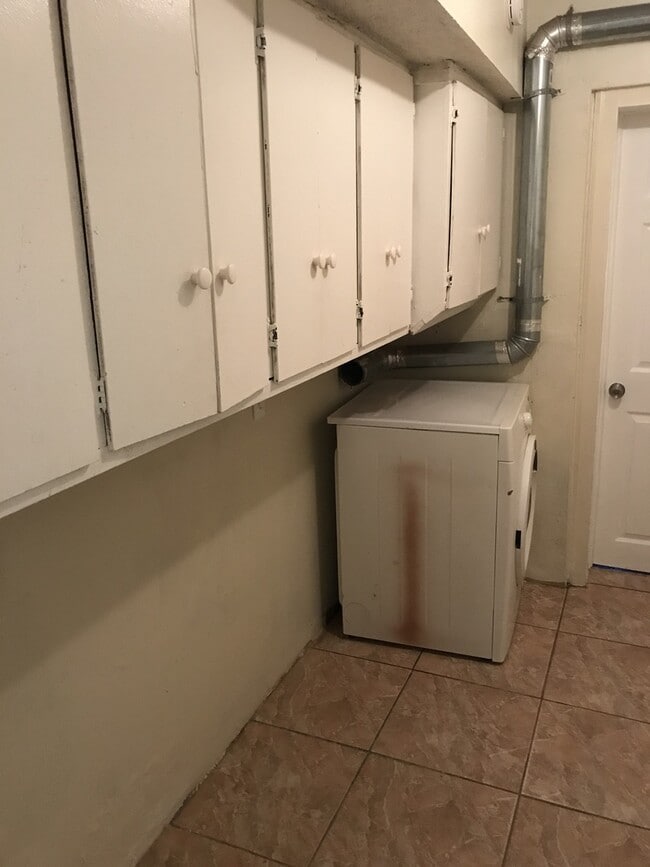 Foto del edificio - Large 5-2 house in Oakland Park