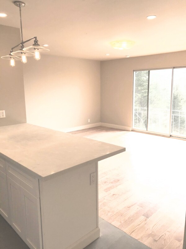 Building Photo - 425 Warren Dr