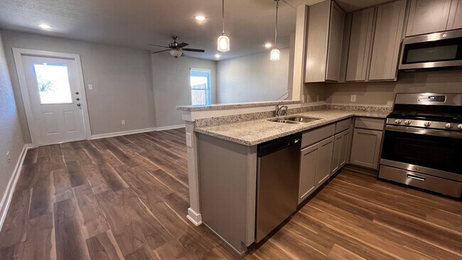 Foto del edificio - "Discover Elevated Living at Hunters Ranch!"
