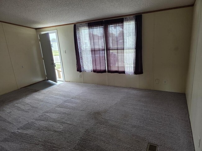 Building Photo - 3309 Valencia Dr