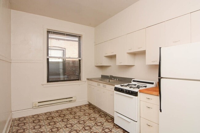 Building Photo - 1030 Dempster St