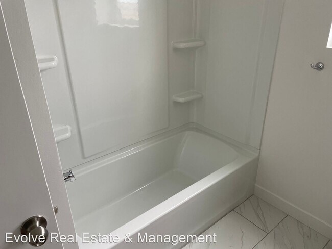 Foto del edificio - 3 br, 2.5 bath House - 4247 W Bromwell Court