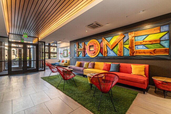 Foto del edificio - 215 E Pleasant St